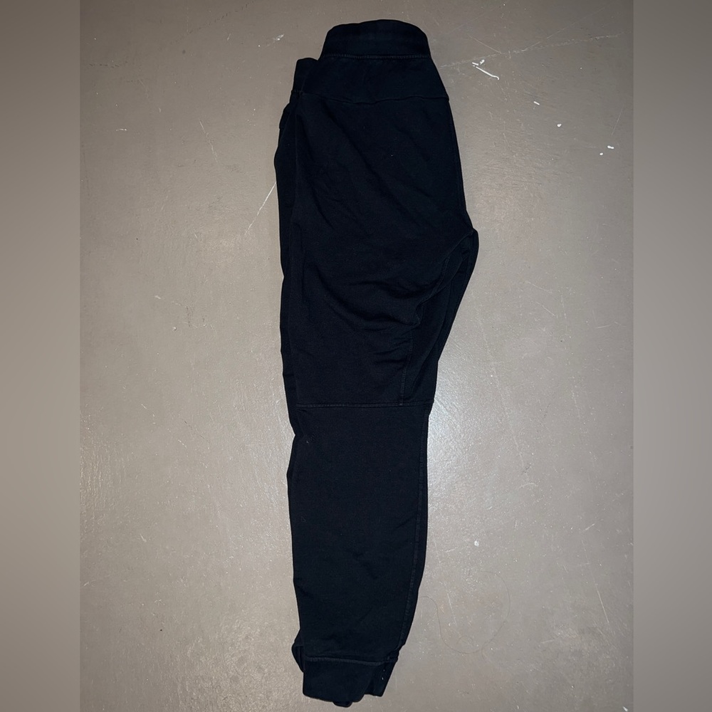 Men’s Lululemon city sweat black joggers!Just don’t fit me anymore